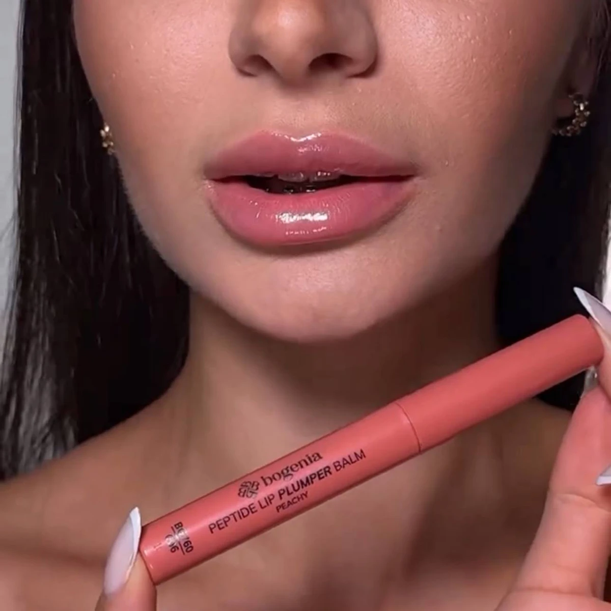 Помада-плампер для губ з пептидами BOGENIA PEPTIDE LIP PLUMPER